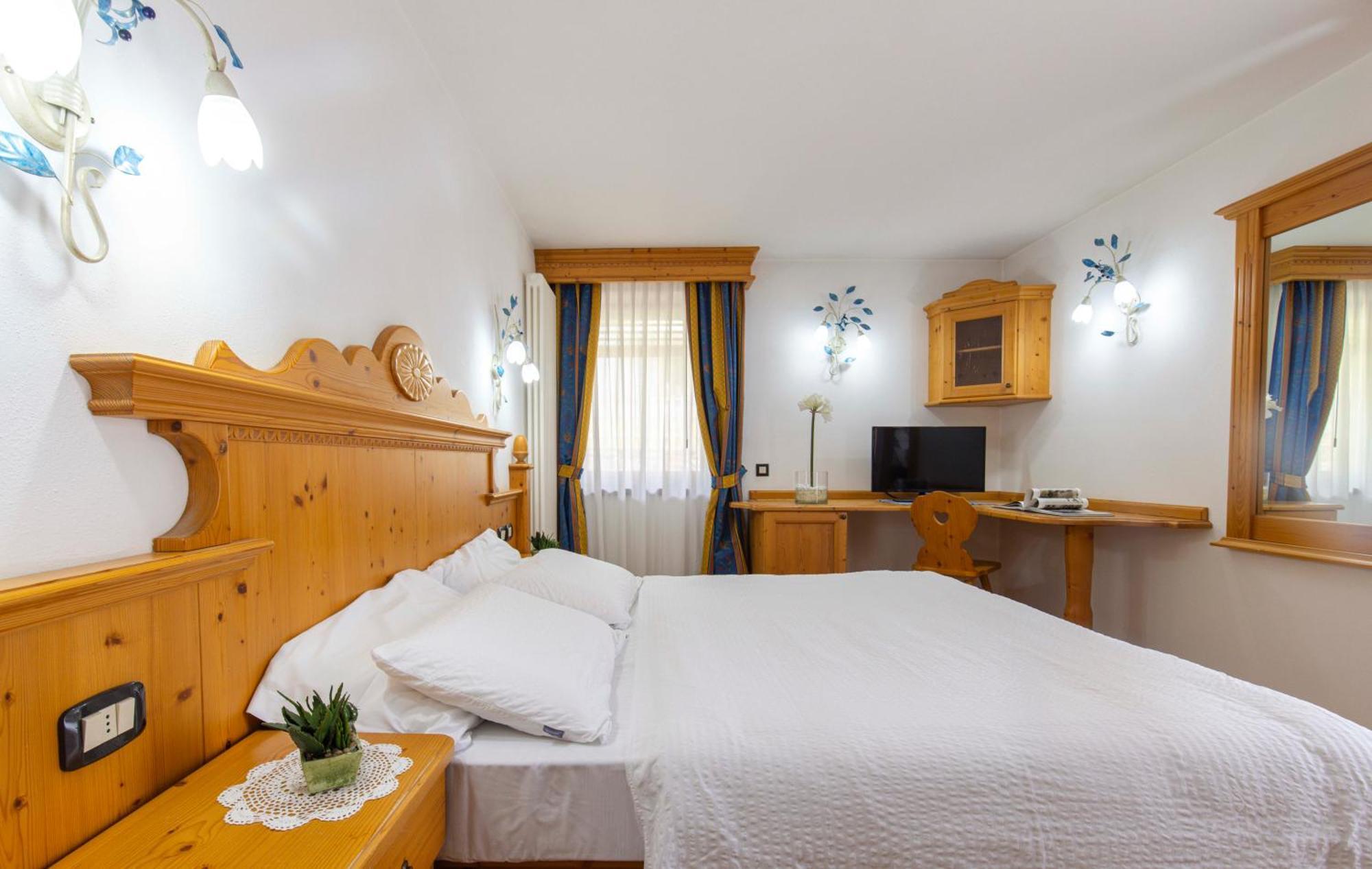 Hotel Domina Parco Dello Stelvio Cogolo Exterior foto