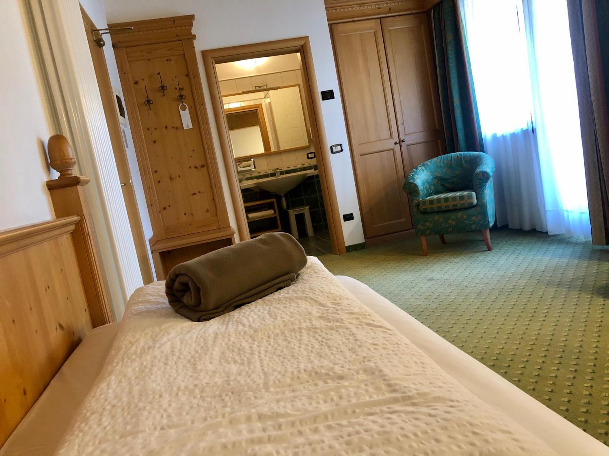 Hotel Domina Parco Dello Stelvio Cogolo Zimmer foto